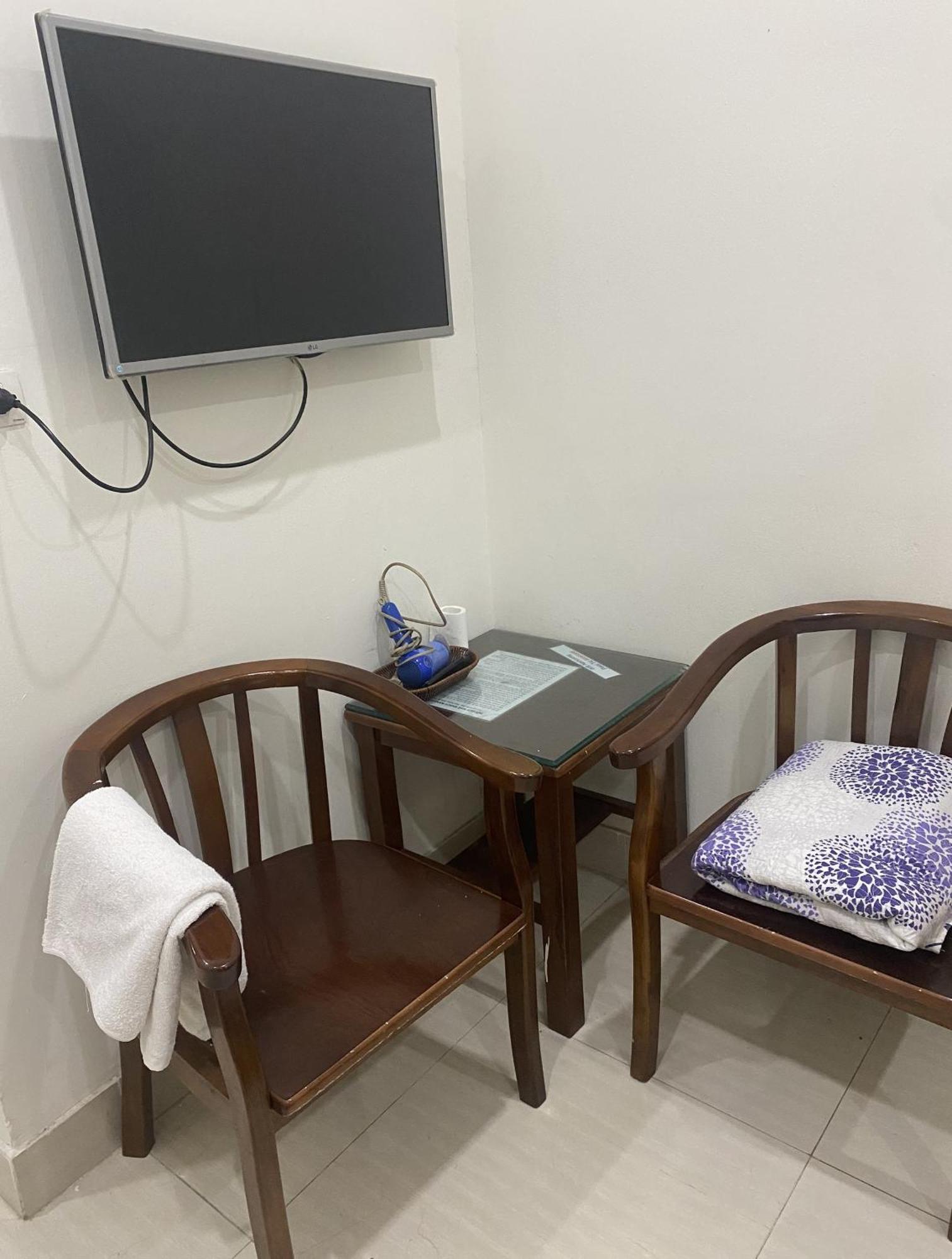 هانوي Nam Cuong Motel - Phong Don Co Cua So Thoang Mat Khep Kin - Thang May المظهر الخارجي الصورة